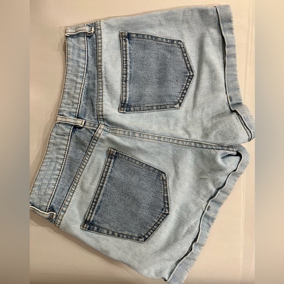 3/$25🎈Size 23 Multicolor Denim Mom Short - Picture 2 of 6